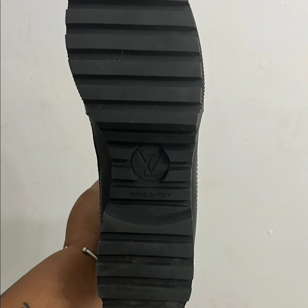 Louis Vuitton Black and Green Heeled Boots - Picture 2 of 3